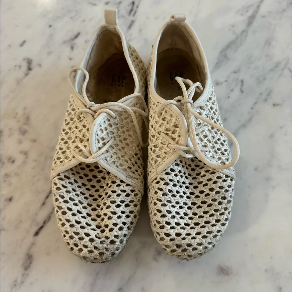 Gap kids shoes size 2